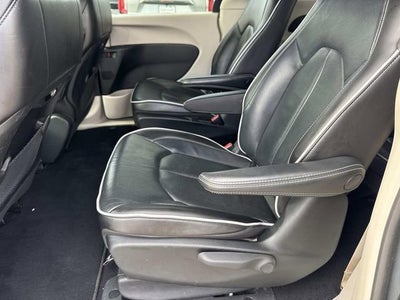 2023 Chrysler Pacifica Hybrid Limited