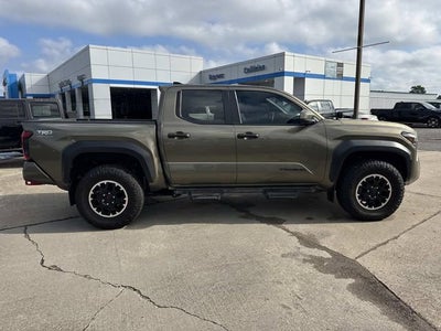 2024 Toyota Tacoma 4WD SR5