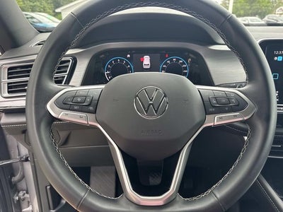 2025 Volkswagen Atlas Cross Sport 2.0T SE w/Technology