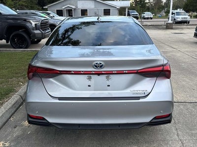 2022 Toyota Avalon Hybrid Limited