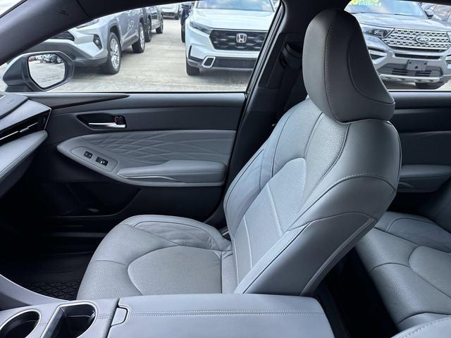 2022 Toyota Avalon Hybrid Limited