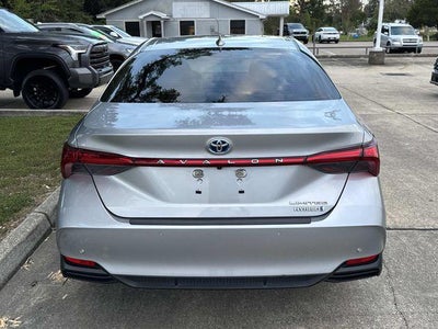 2022 Toyota Avalon Hybrid Limited