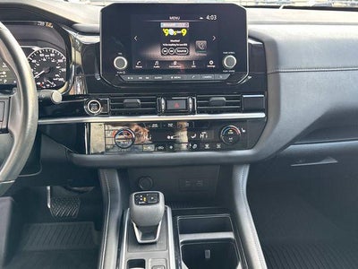 2024 Nissan Pathfinder SV