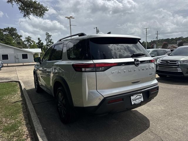 2024 Nissan Pathfinder SV