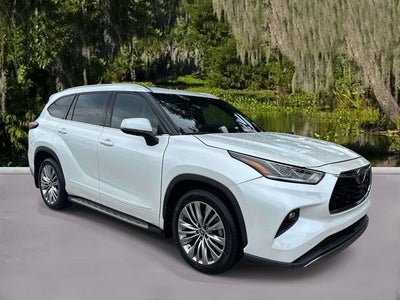 2022 Toyota Highlander Platinum
