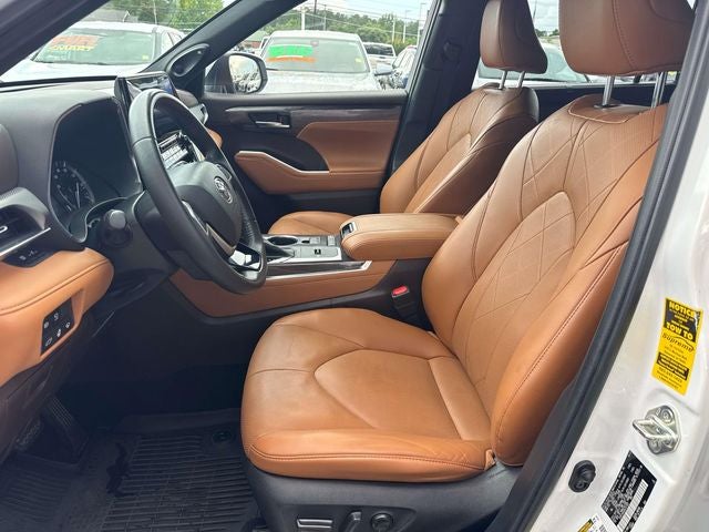 2022 Toyota Highlander Platinum