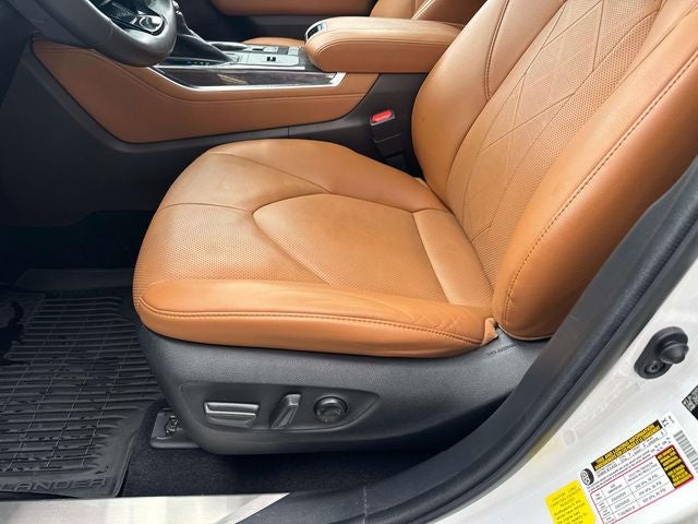 2022 Toyota Highlander Platinum