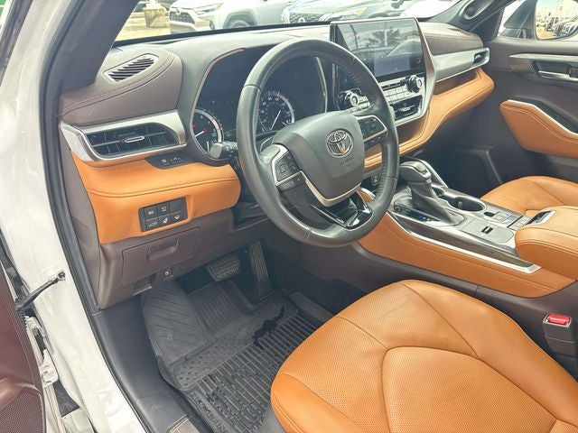 2022 Toyota Highlander Platinum