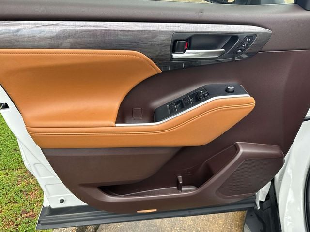 2022 Toyota Highlander Platinum