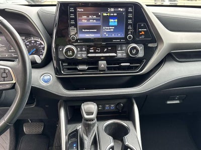 2022 Toyota Highlander Hybrid XLE