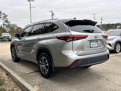 2022 Toyota Highlander Hybrid XLE