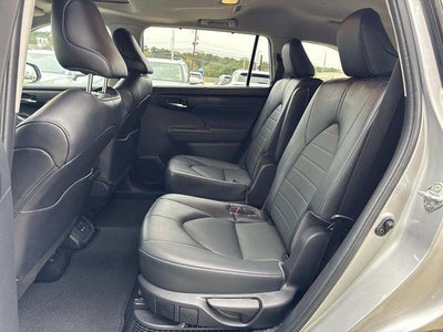 2022 Toyota Highlander Hybrid XLE