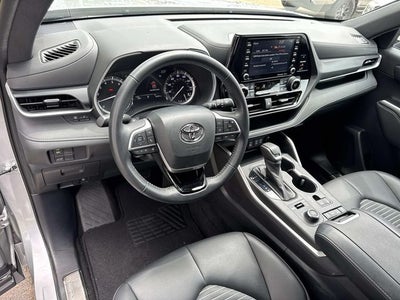 2022 Toyota Highlander XSE