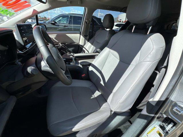 2024 Toyota Sienna XLE 8 Passenger