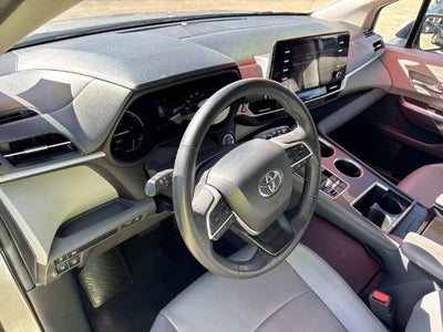 2024 Toyota Sienna XLE 8 Passenger