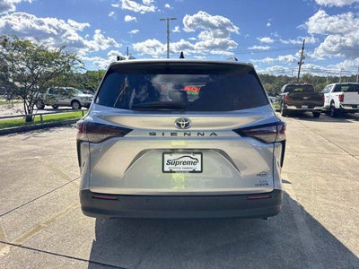 2024 Toyota Sienna XLE 8 Passenger
