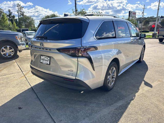 2024 Toyota Sienna XLE 8 Passenger