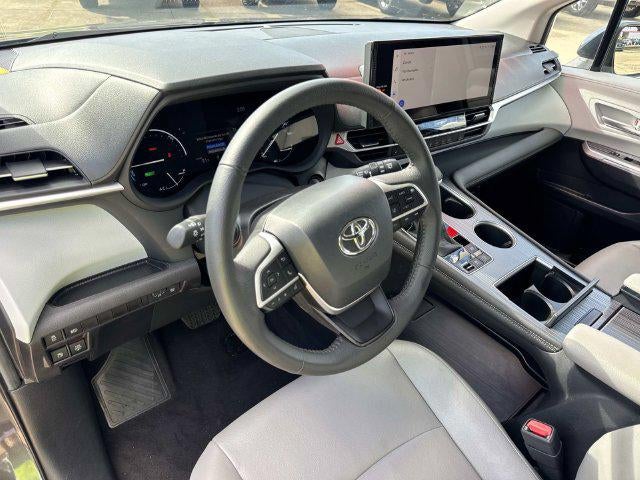 2025 Toyota Sienna XLE 8 Passenger