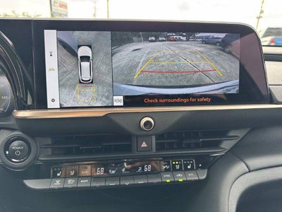 2025 Toyota Crown Signia Limited