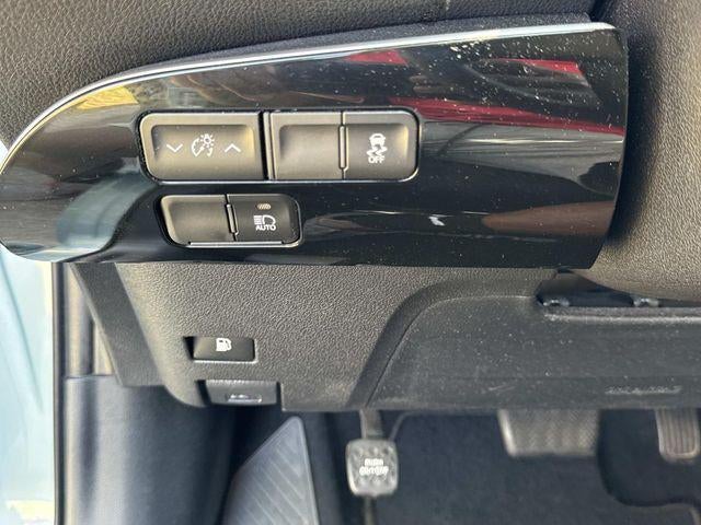2022 Toyota Prius L