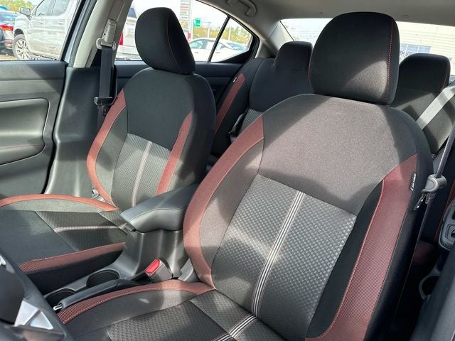 2025 Nissan Versa 1.6 SR