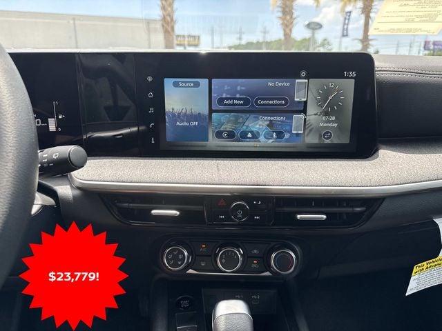 2025 Nissan Kicks SV