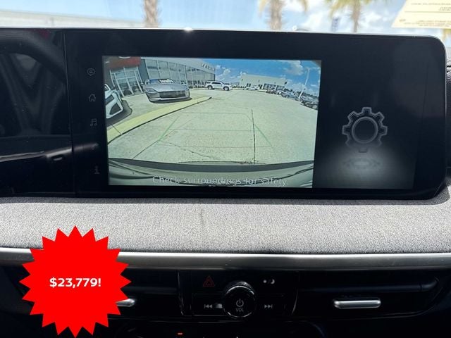 2025 Nissan Kicks SV