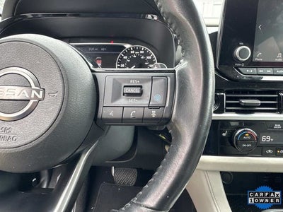 2022 Nissan Pathfinder SV