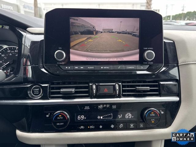 2022 Nissan Pathfinder SV