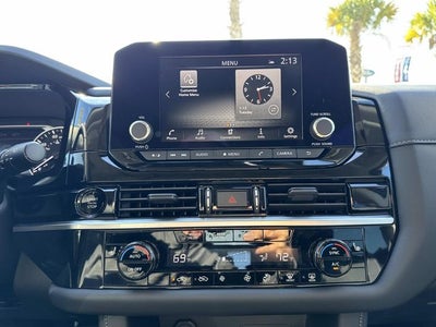 2025 Nissan Pathfinder SV