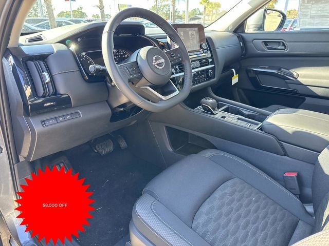 2025 Nissan Pathfinder SV