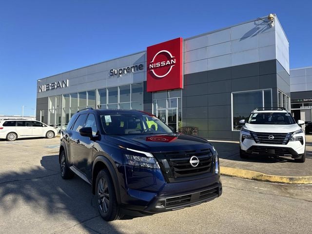 2025 Nissan Pathfinder SV