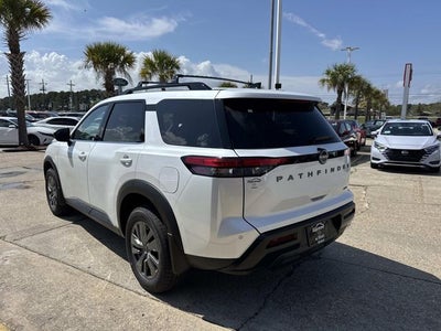 2026 Nissan Pathfinder SV