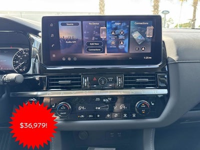 2026 Nissan Pathfinder SV