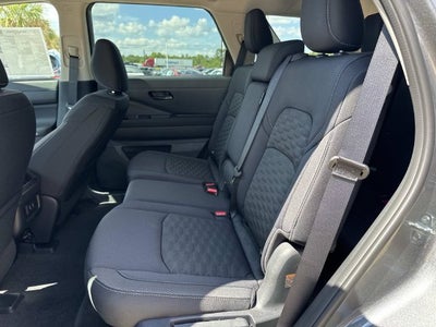 2026 Nissan Pathfinder SV
