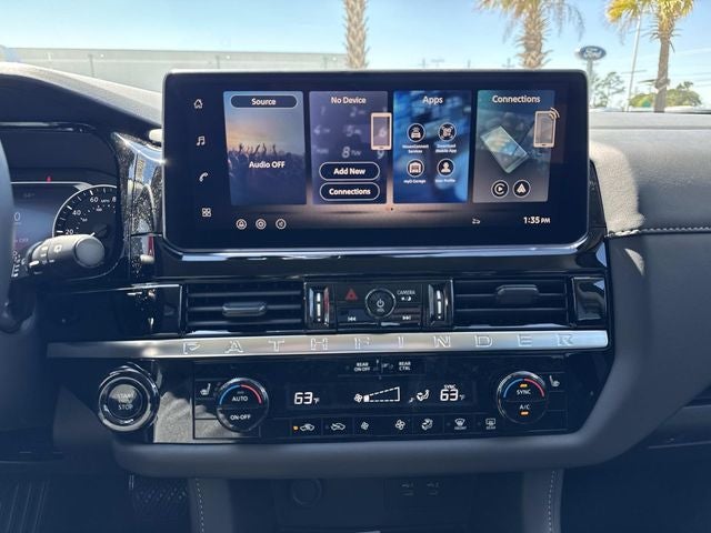 2026 Nissan Pathfinder SV