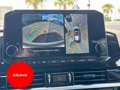 2025 Nissan Pathfinder SL