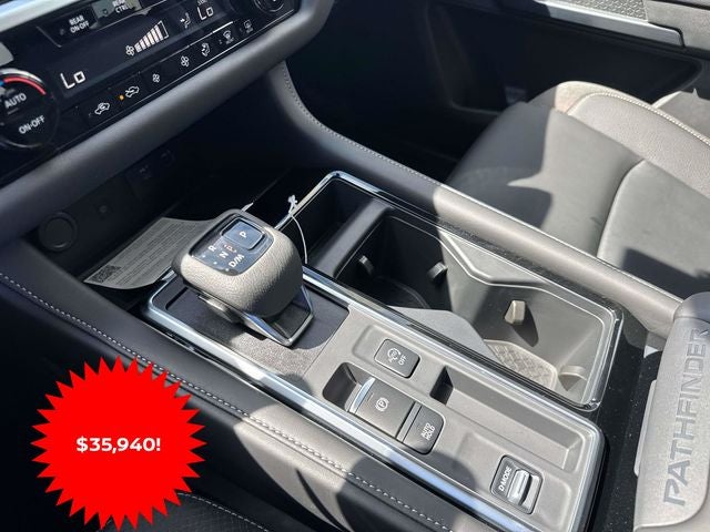 2025 Nissan Pathfinder SL