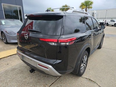 2024 Nissan Pathfinder SL