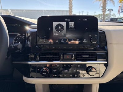 2025 Nissan Pathfinder SL