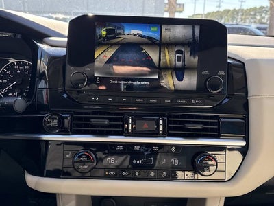 2025 Nissan Pathfinder SL