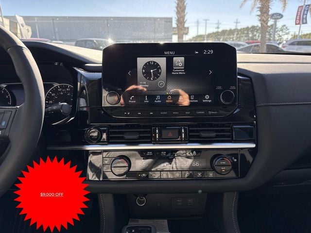 2025 Nissan Pathfinder SL