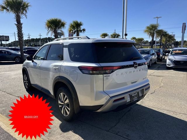 2025 Nissan Pathfinder SL