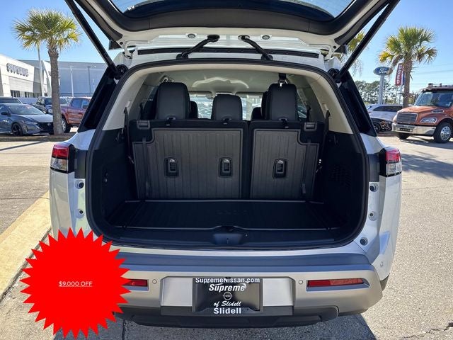 2025 Nissan Pathfinder SL