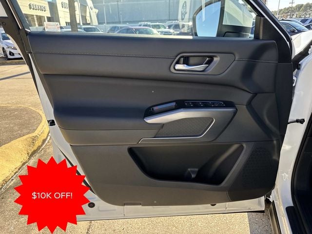 2025 Nissan Pathfinder SL