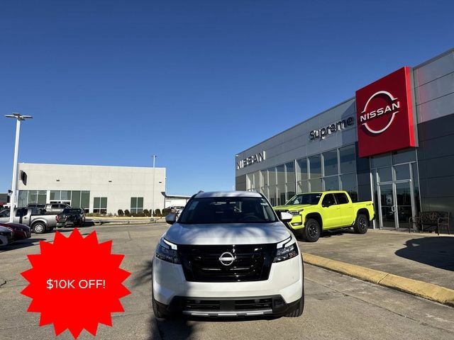 2025 Nissan Pathfinder SL