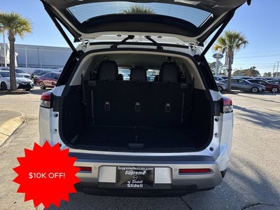 2025 Nissan Pathfinder SL