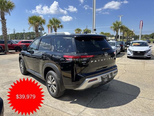2025 Nissan Pathfinder SL