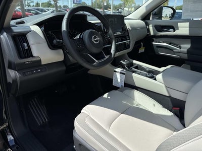 2025 Nissan Pathfinder SL