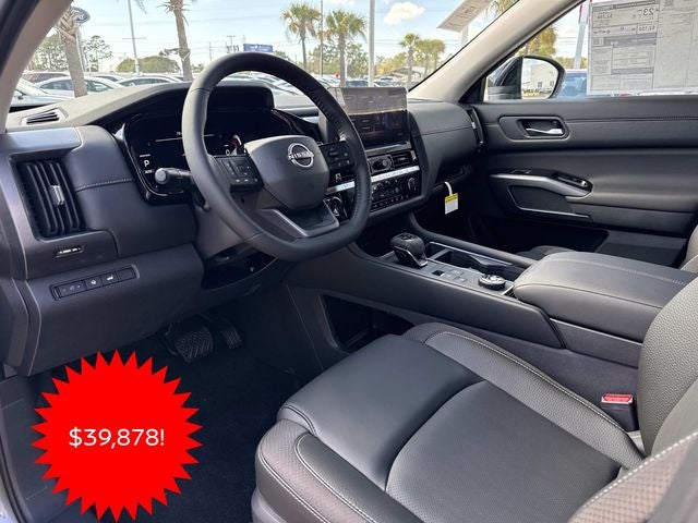 2026 Nissan Pathfinder SL